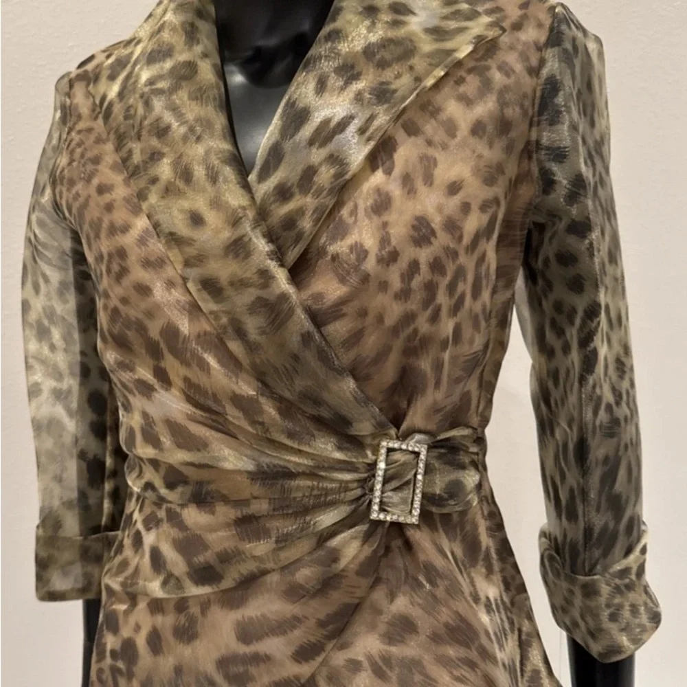 Patra Metallic Gold Animal Print blouse size 8 NWT - Picture 2 of 10